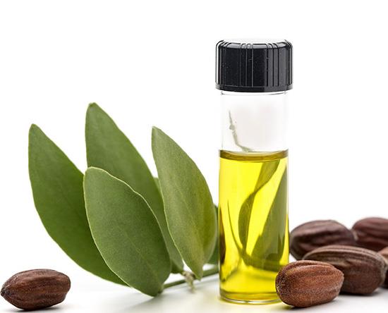 درمان لک صورت با روغن کرچک